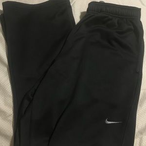 🆒 NIKE THERMAFIT SWEATS